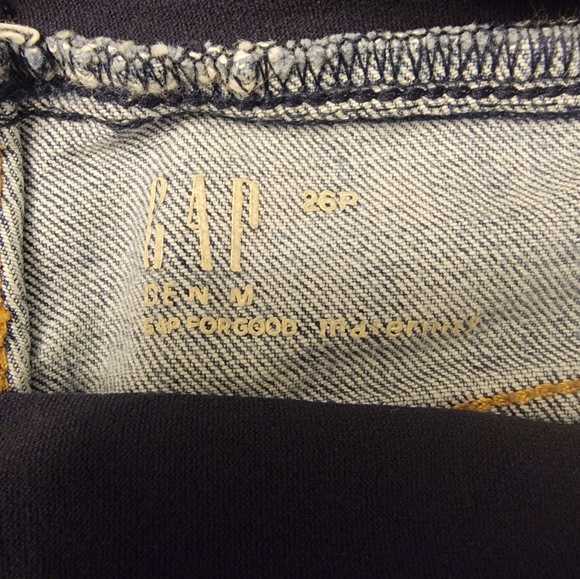 Gap Light Wash Maternity Jeans - Size 26P - Picture 2 of 3